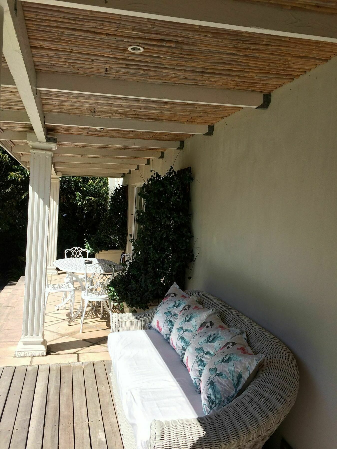 Camelot In Constantia Bed & Breakfast Cape Town Exterior photo